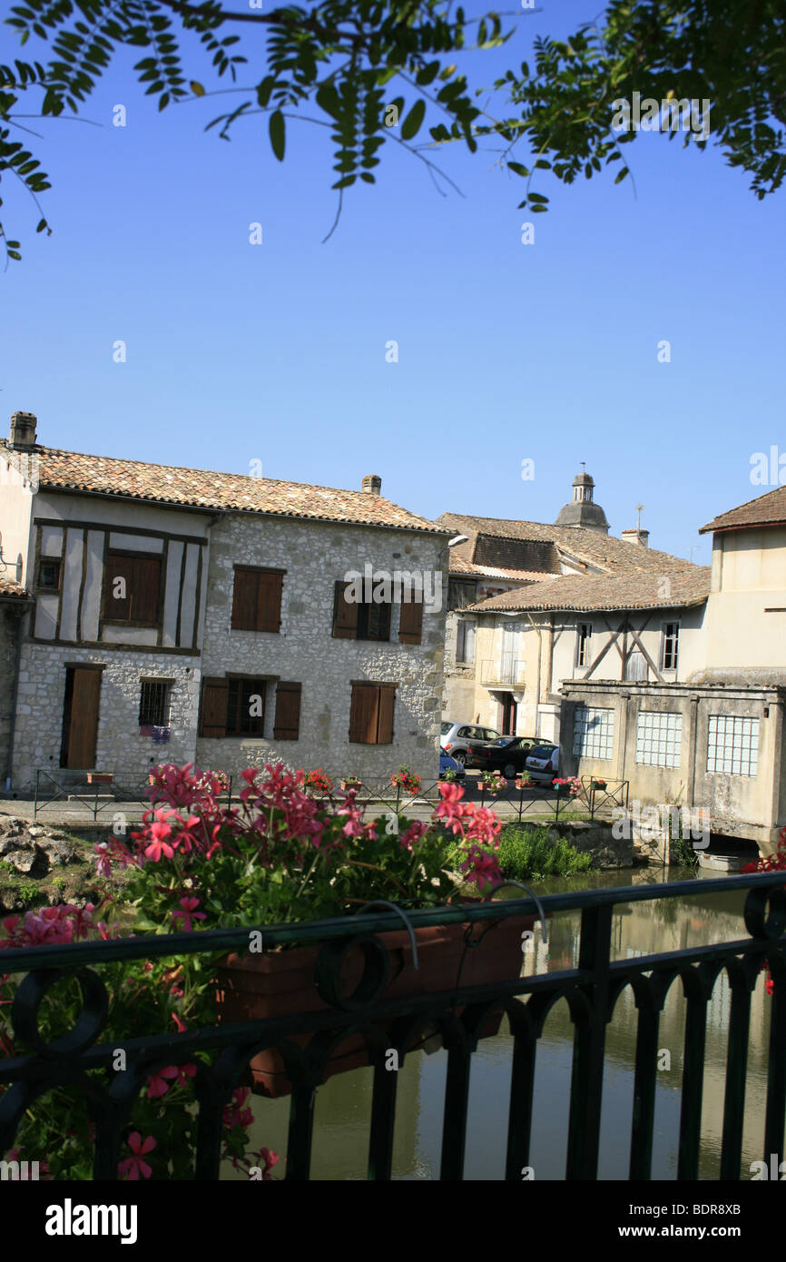 The picturesque village of Allemans du Dropt Stock Photo