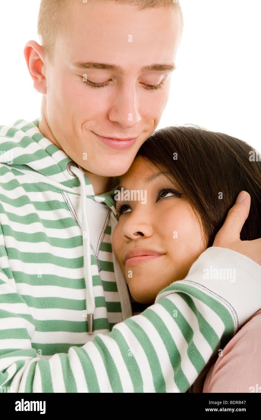 Junge asiatische Frau lehnt sich an die Schulter ihres Freundes Stock Photo