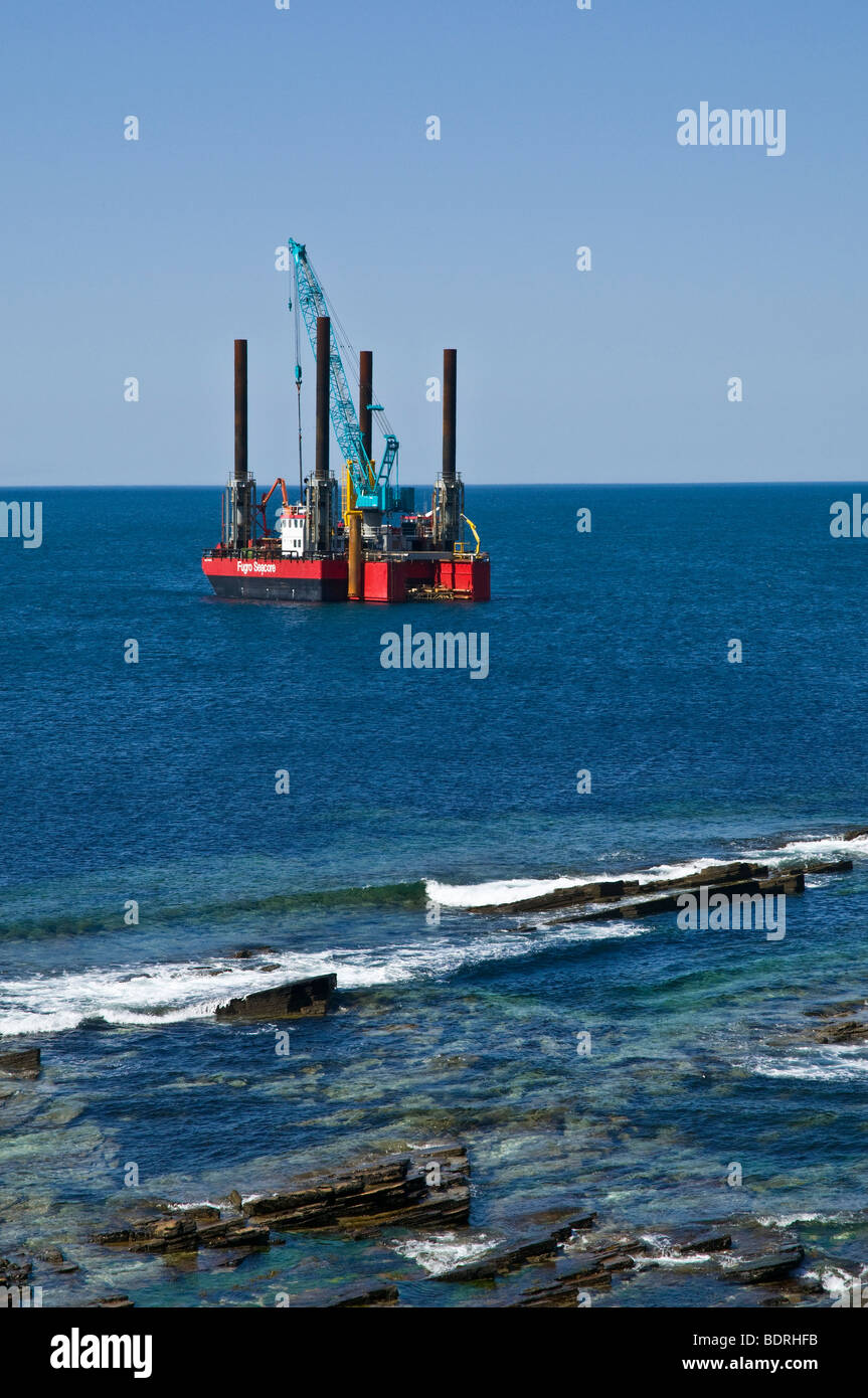dh Wave power ENERGY UK Fugro Seacore platform positioning test rig off shore Billia Croo Orkney Stock Photo