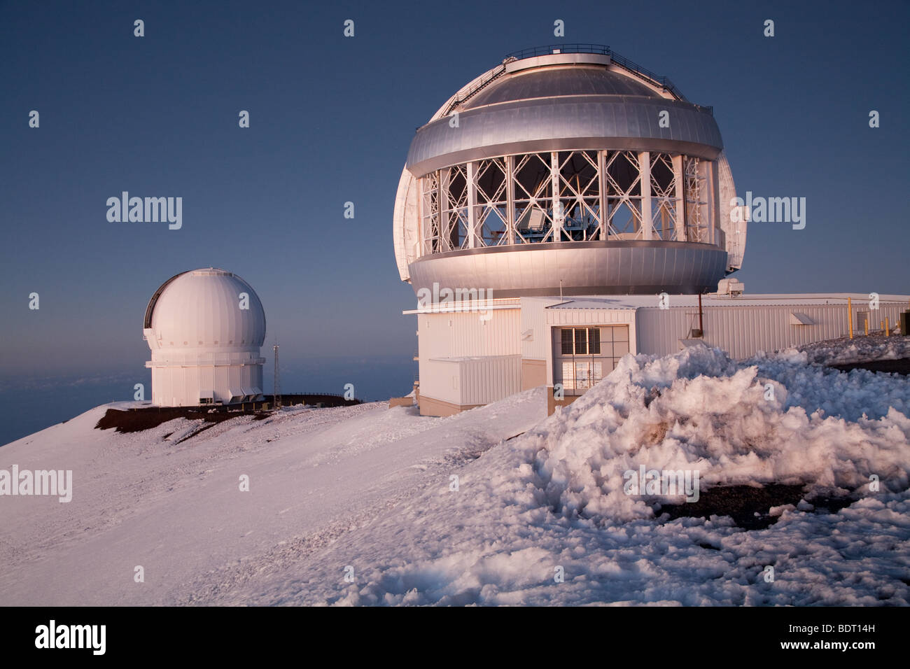 The CanadaFranceHawaii Telescope (left) and Gemini northern 8meter