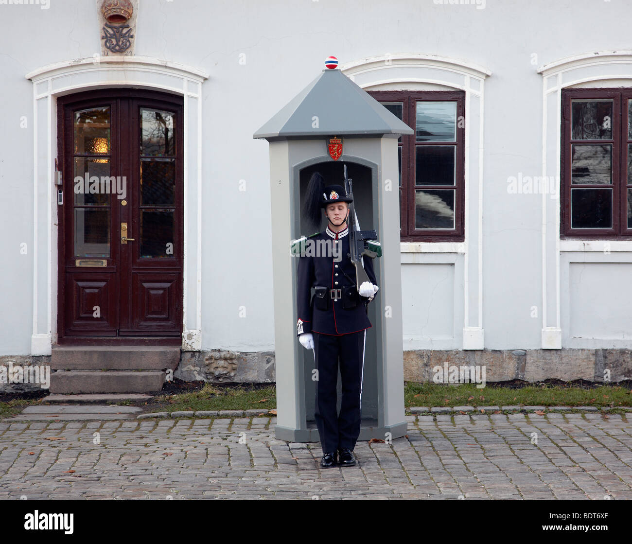 Norwegian Guard standing to attention in Oslo Stock Photo