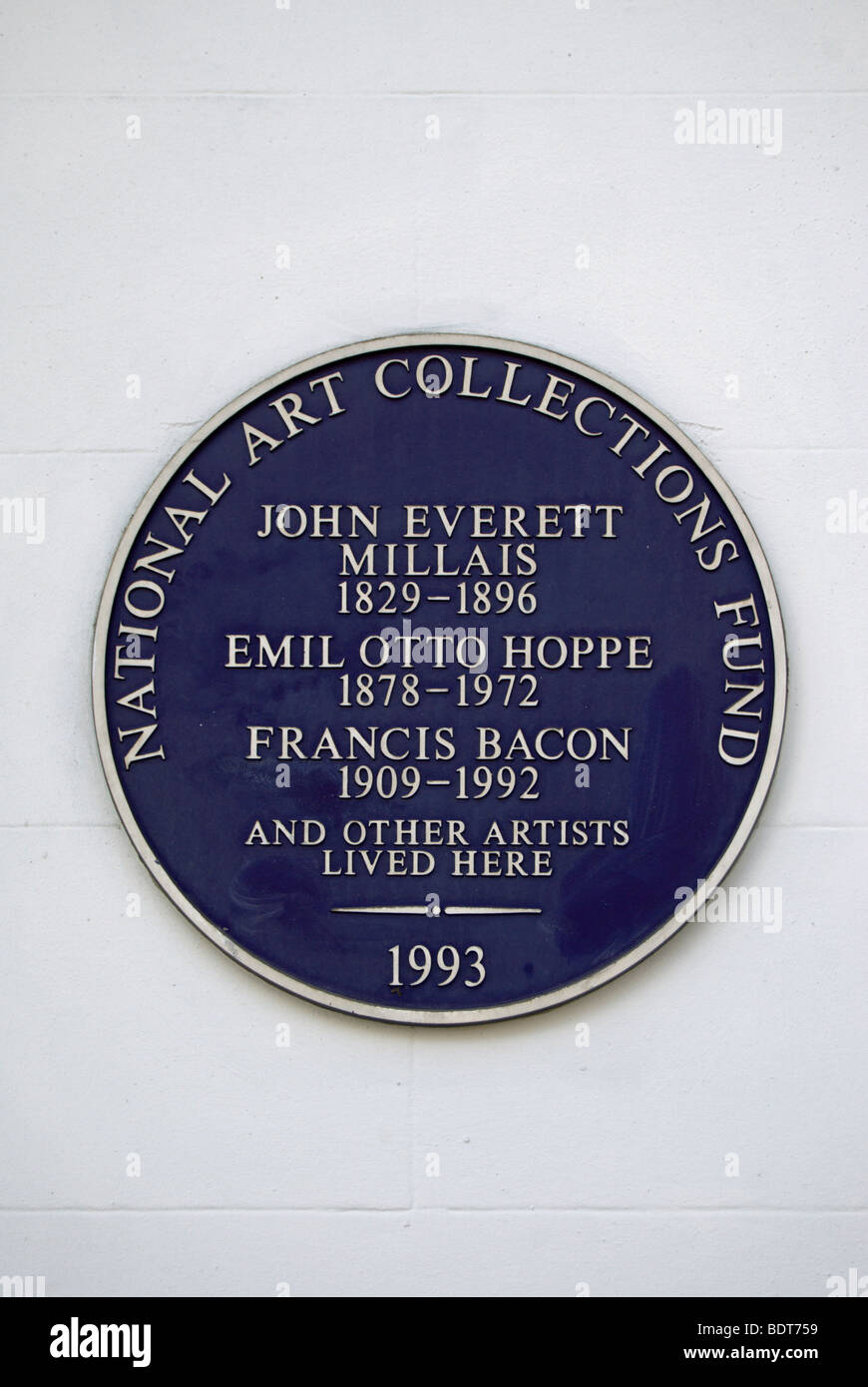 national art collections fund blue plaque marking a building lived in by john everett millais, francis bacon and other artists Stock Photo