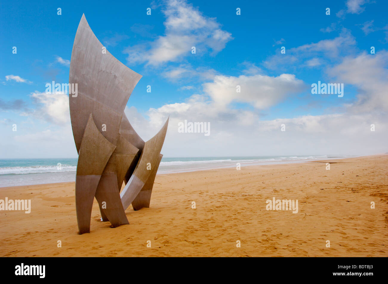 Leas Braves - Anibre Bannon sculptures on Omaha Beach - Normandy France Stock Photo