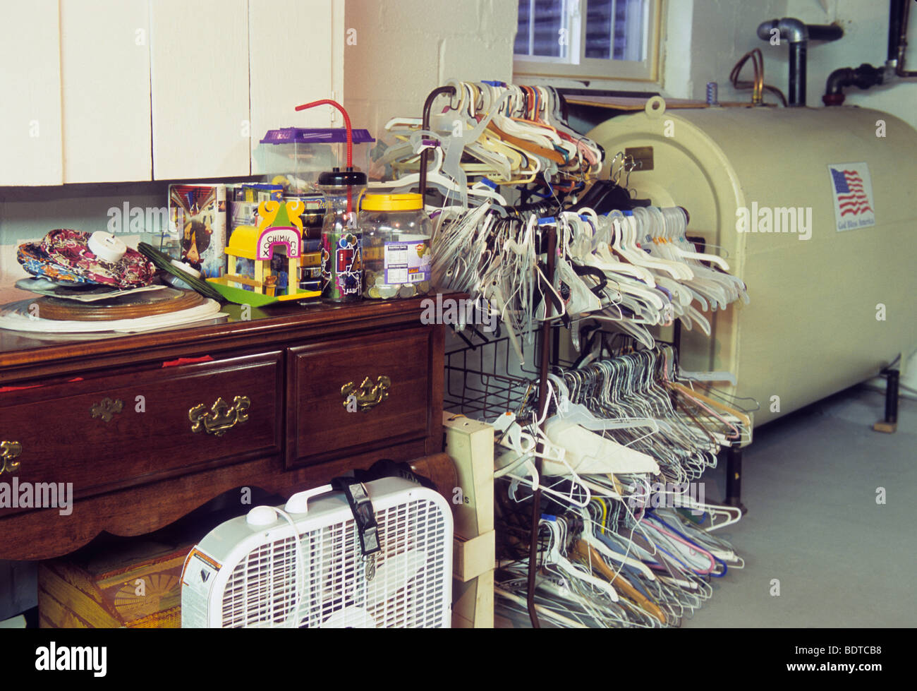 Wire hangers hi-res stock photography and images - Alamy