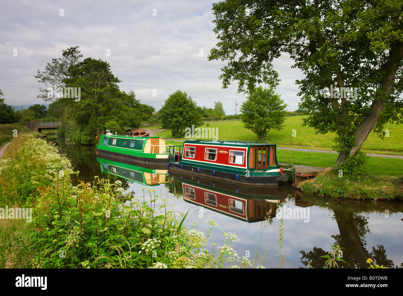 Narrowboats on the Monmouthshire and Brecon Canal near Llanfrynach, Brecon Beacons National Park, Powys, Wales, UK Stock Photo