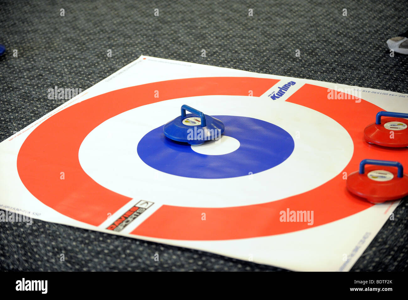 gunstig Exclusief op tijd Curling new age curling mat target hi-res stock photography and images -  Alamy