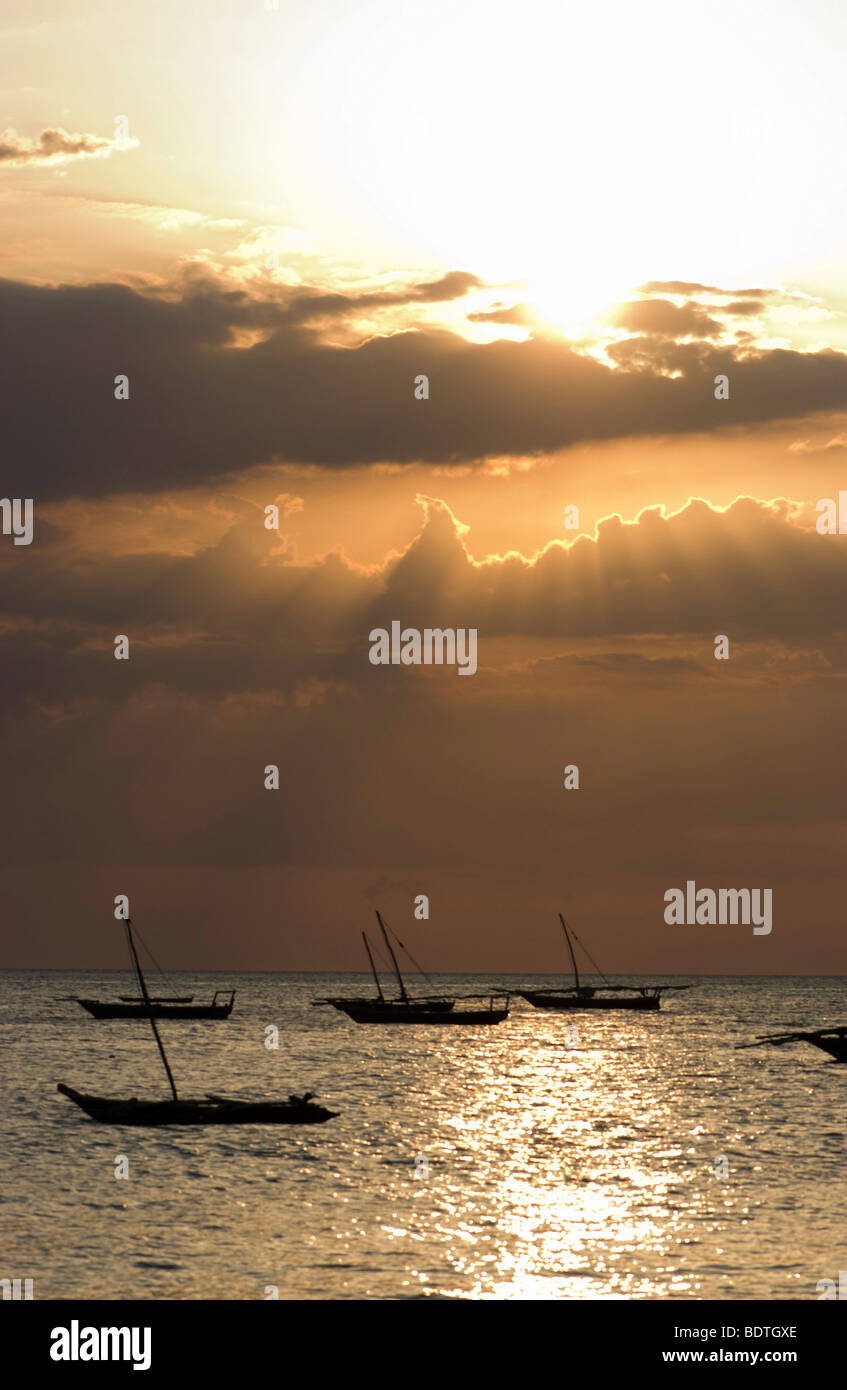 Sundowner boat hi-res stock photography and images - Alamy