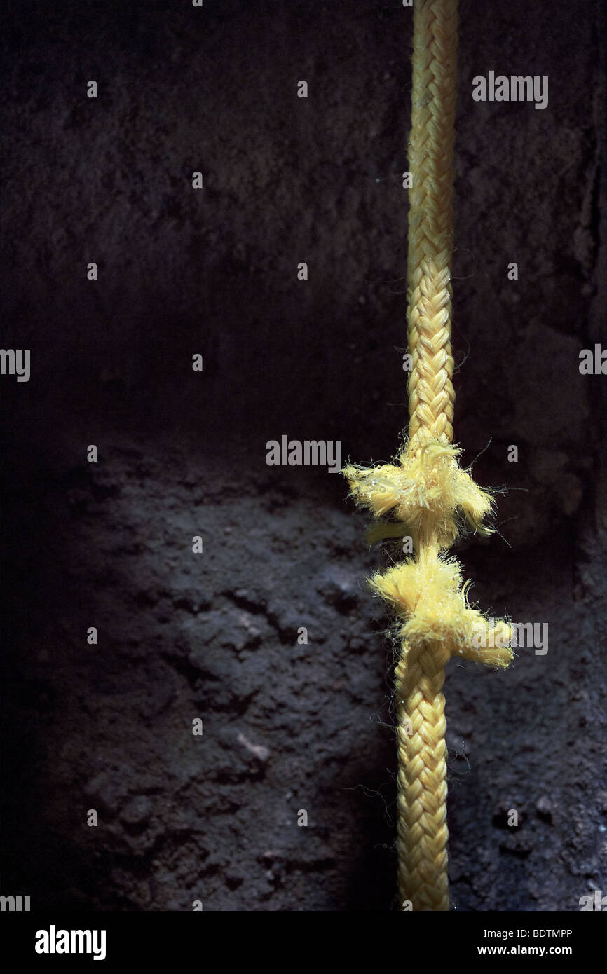 Snapping rope hires stock photography and images Alamy