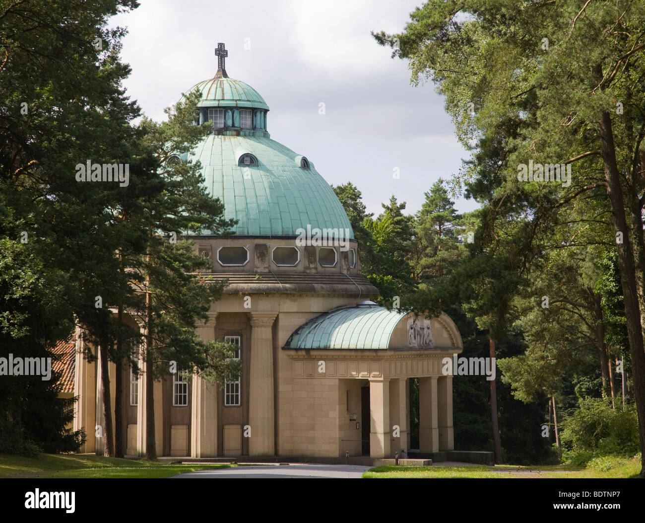 jugendstilkapelle von 1913 auf dem sennefriedhof, bayern, deutschland, jugendstil chapel, bavaria, germany Stock Photo