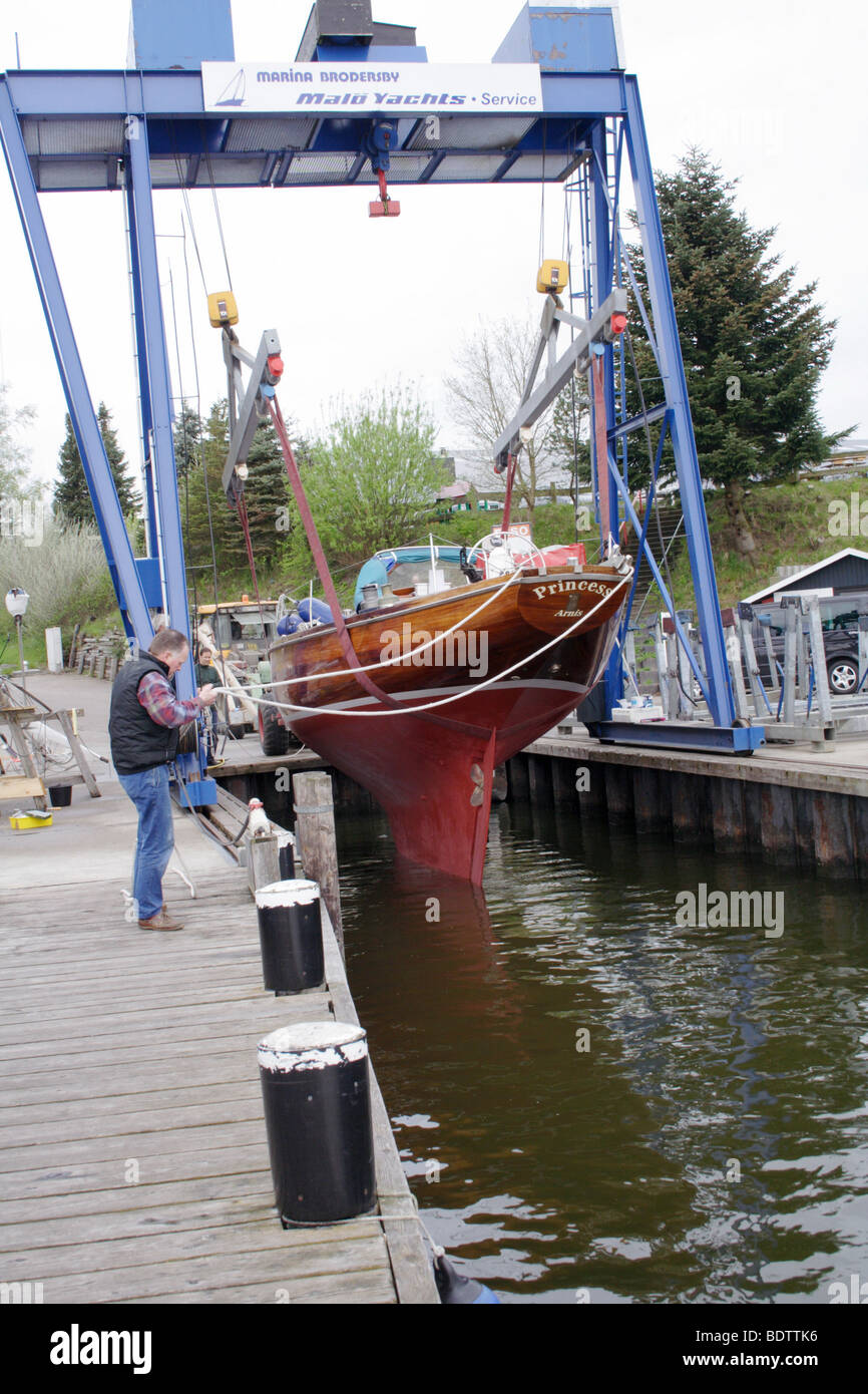 bootsbau, schiffsbau, schiff im trockendock aufgedockt, boatbuilding, ship in dry dock, Stock Photo