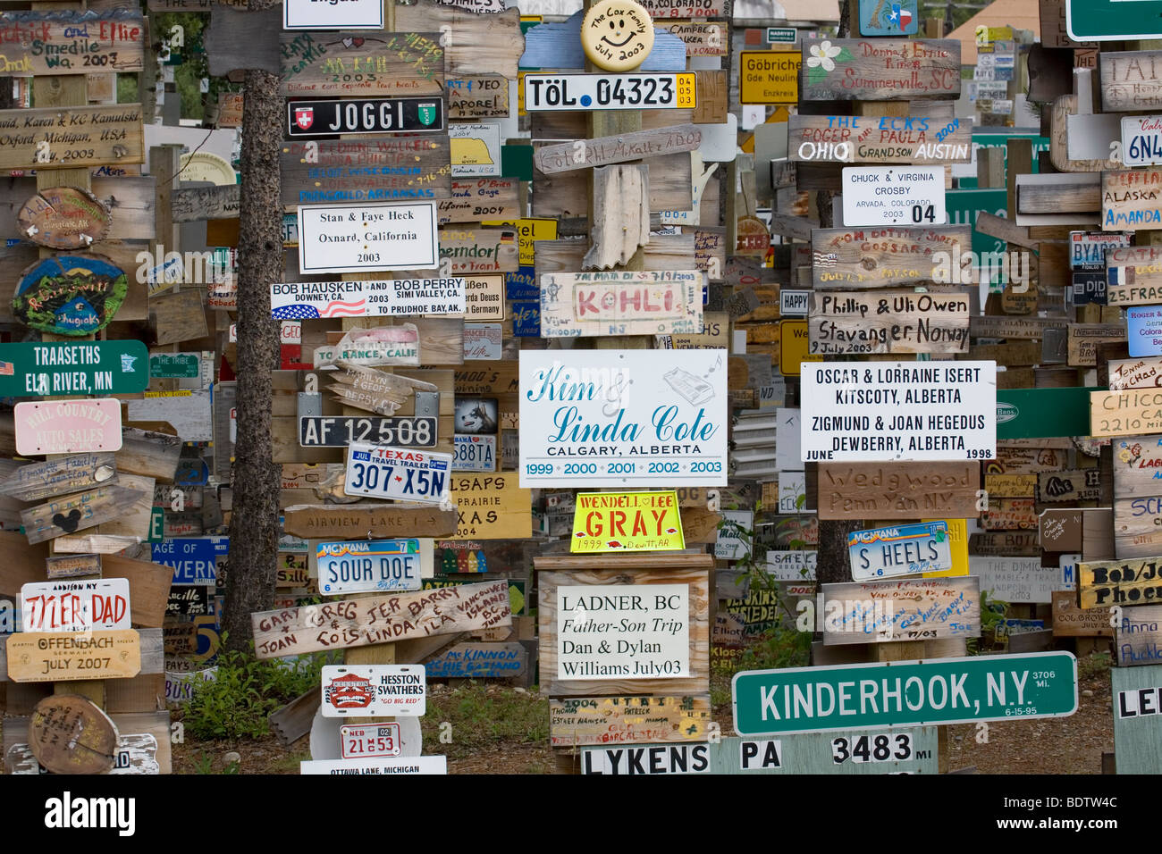 Schilderwald in Watson / Sign forest in Watson / Alaska Highway
