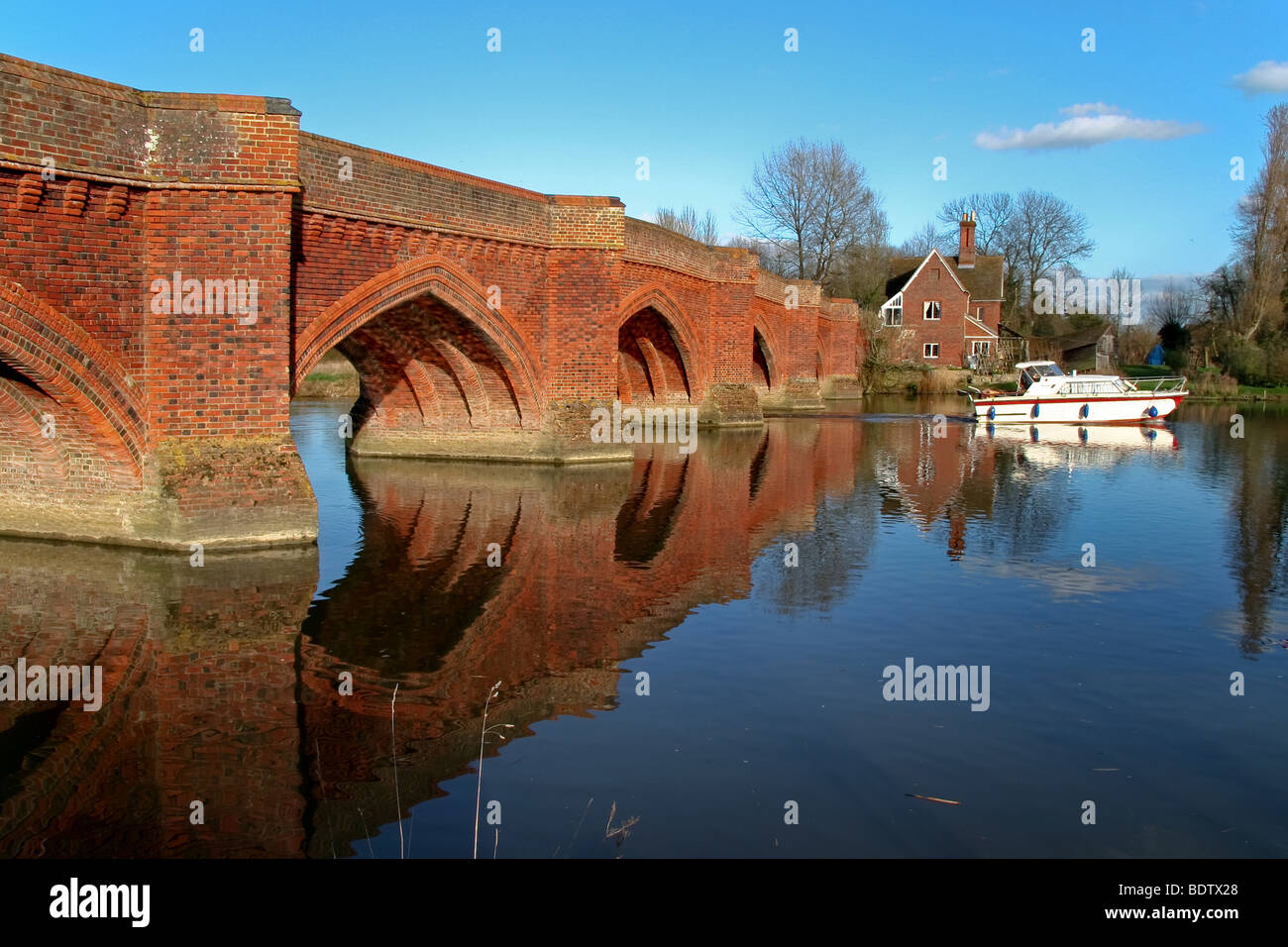 Close-up view of the arches of the Clifton Hampden bridge Stock Photo
