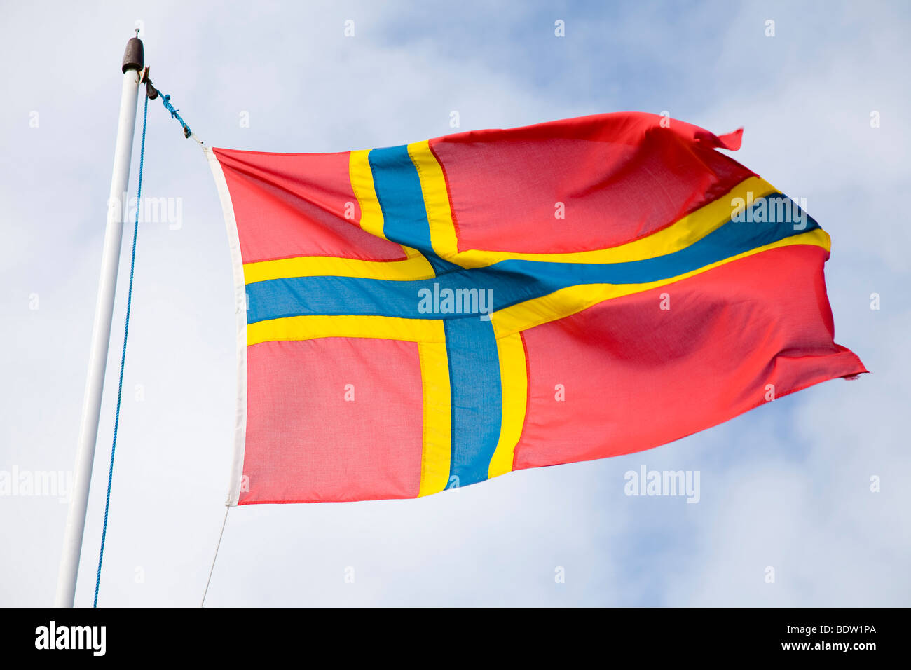 flagge der orkney-Inseln weht im wind, national flag of orkney islands, orkney islands, scotland Stock Photo