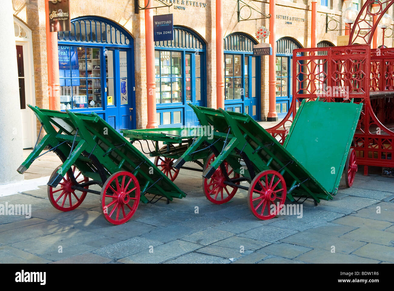 Market traders barrows at Covent Garden market, London Stock Photo