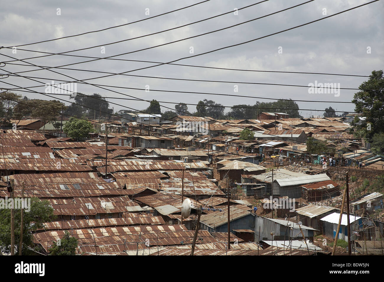 KENYA Rooftops of Kibera, a slum of Nairobi. Photo by Sean Sprague 2007 Stock Photo
