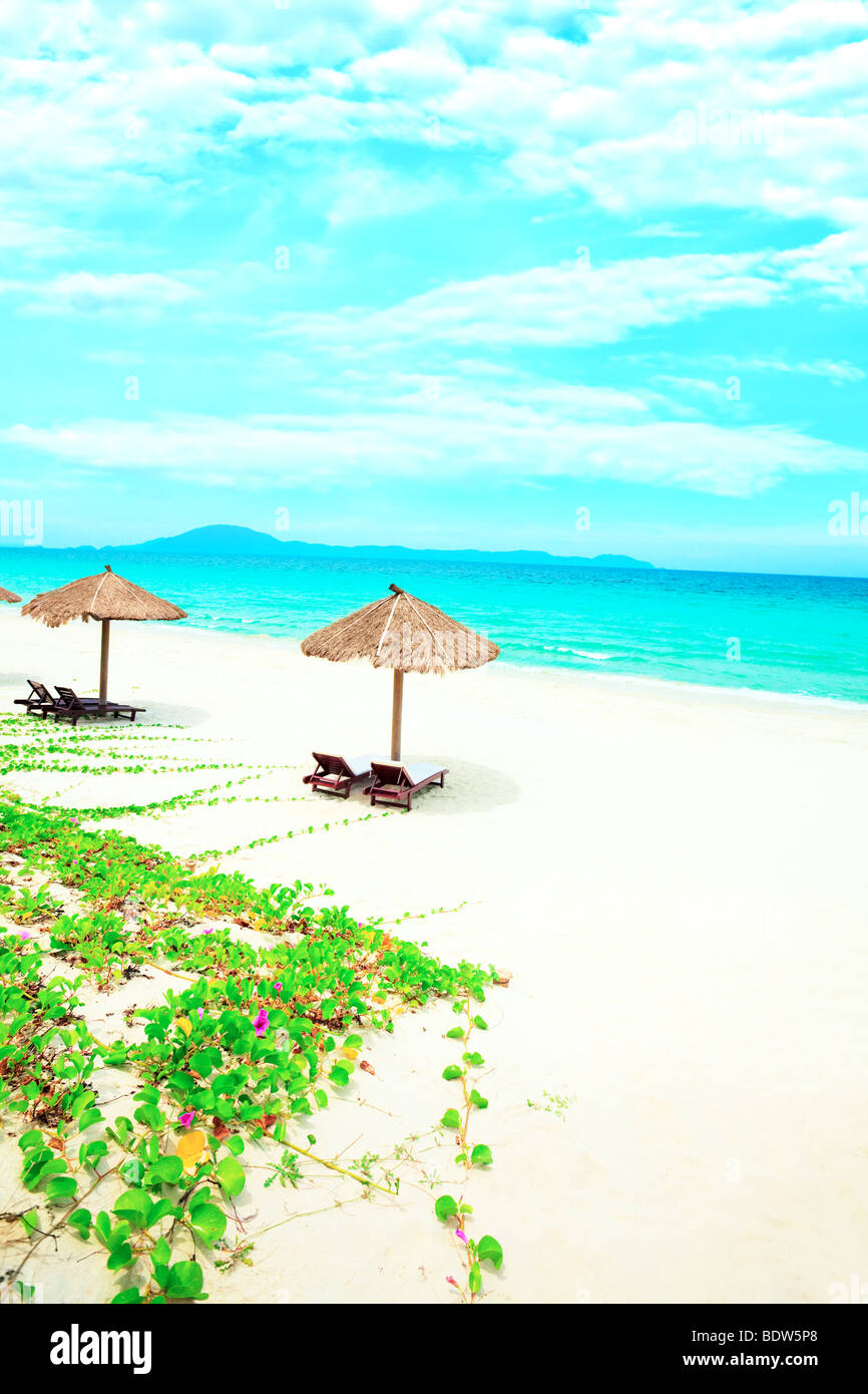 Beach deck chairs hi-res stock photography and images - Alamy
