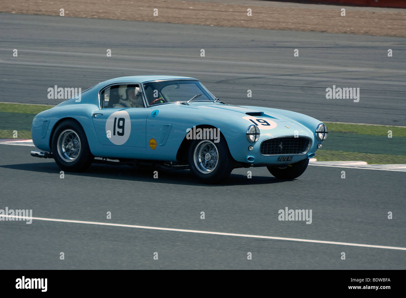 Anthony Reid in Marc Devis' 1961 Ferrari 250 SWB Stock Photo - Alamy