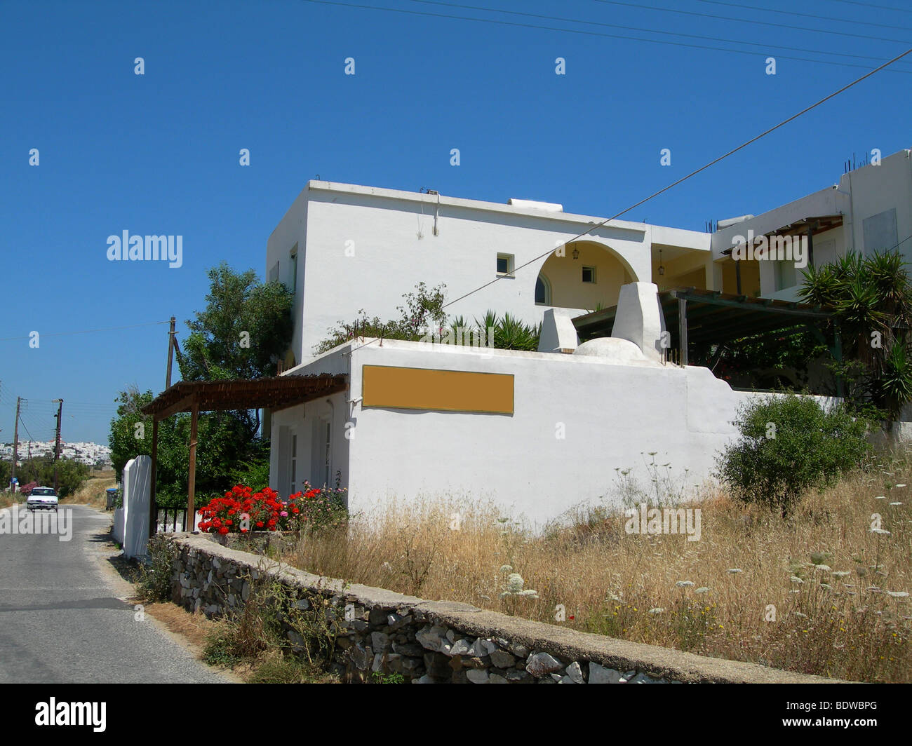 greece greek island islands paros architecture arch arches whitewash whitewashed construction motel hotel guest house mountains Stock Photo