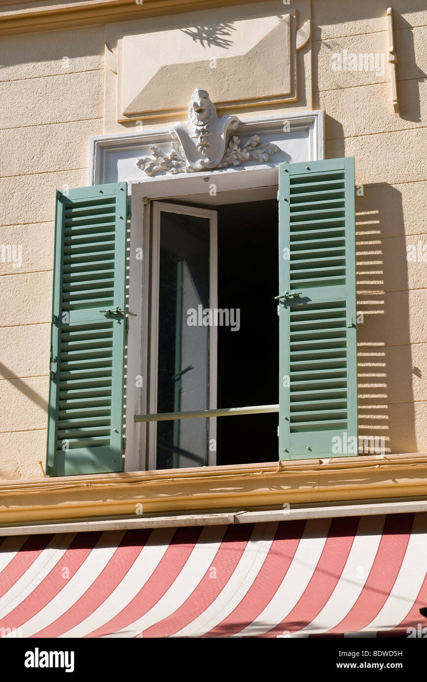 Open Shutters Stock Photos & Open Shutters Stock Images Alamy