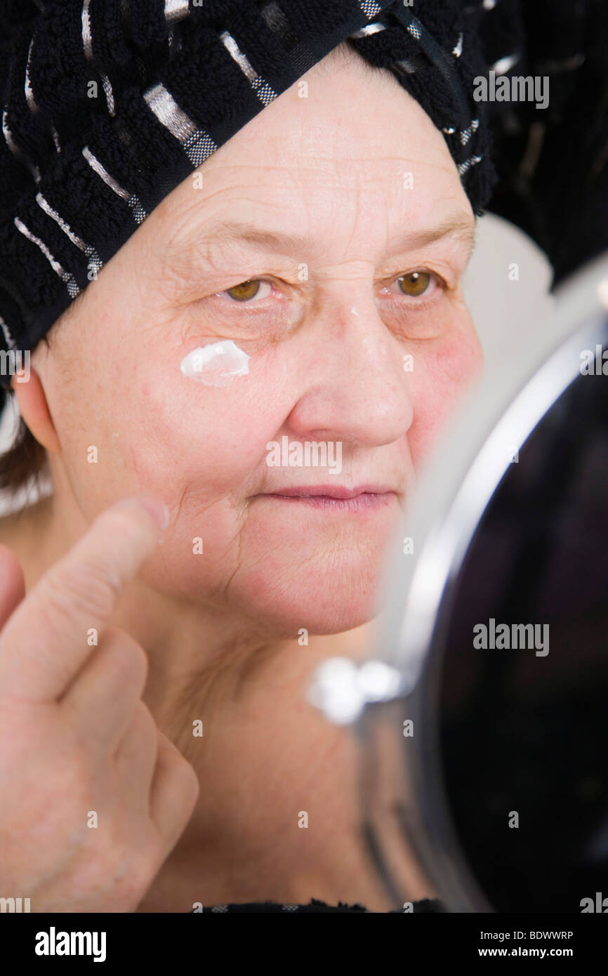 70 year old woman body hi-res stock photography and images - Alamy