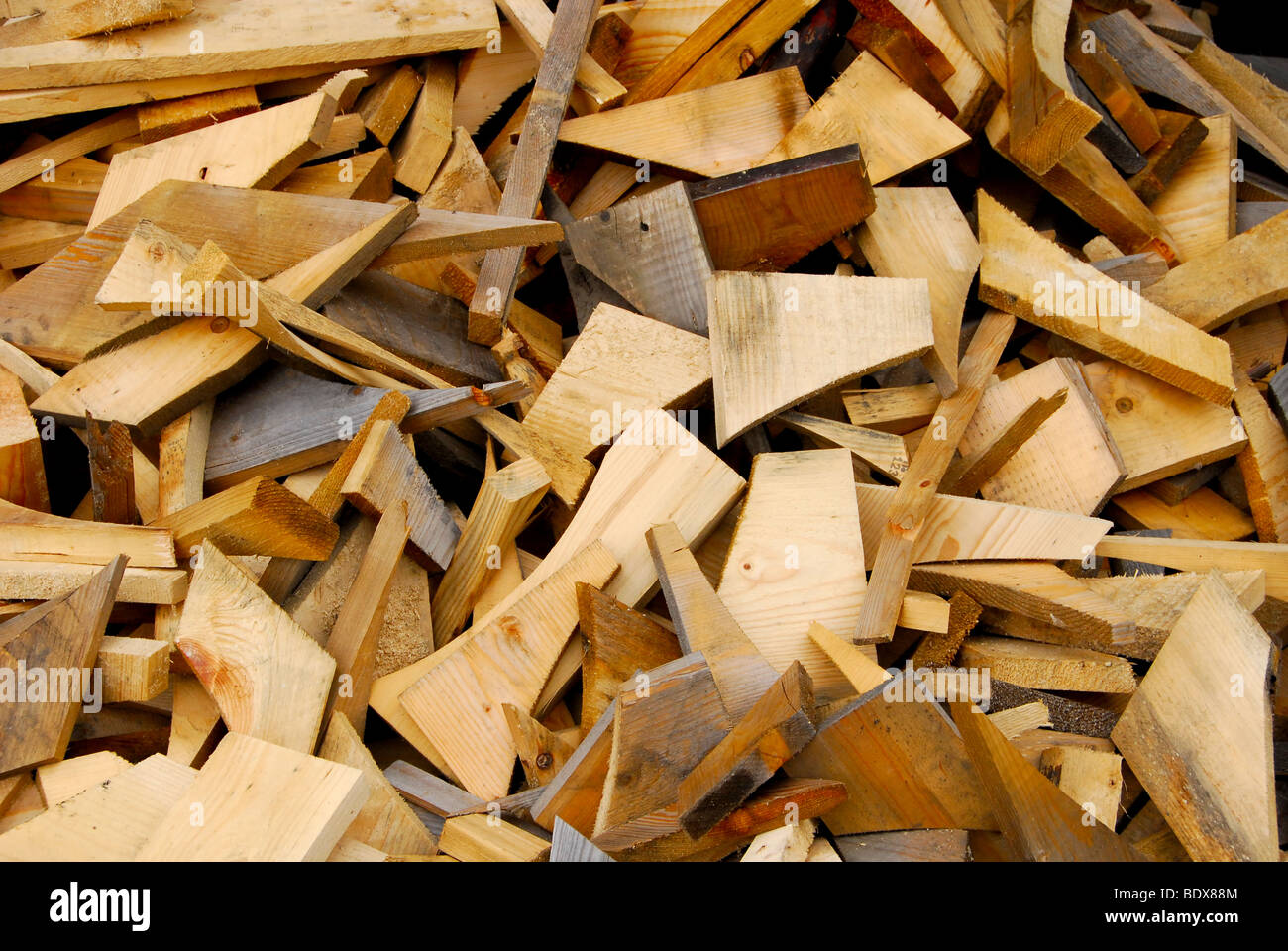Scrap wood hi-res stock photography and images - Alamy