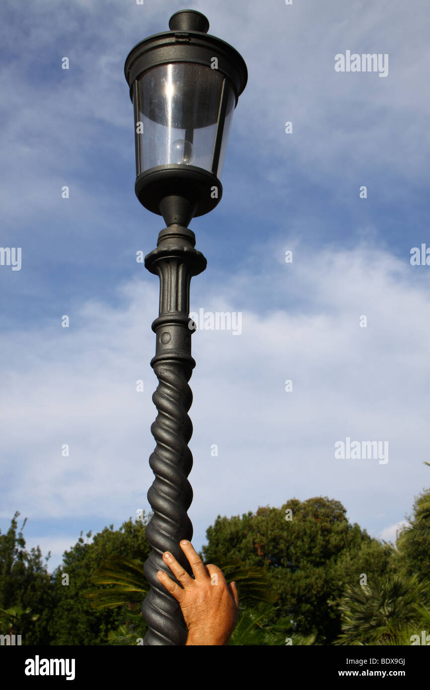 Leaning On Lamppost Stock Photos & Leaning On Lamppost Stock Images Alamy