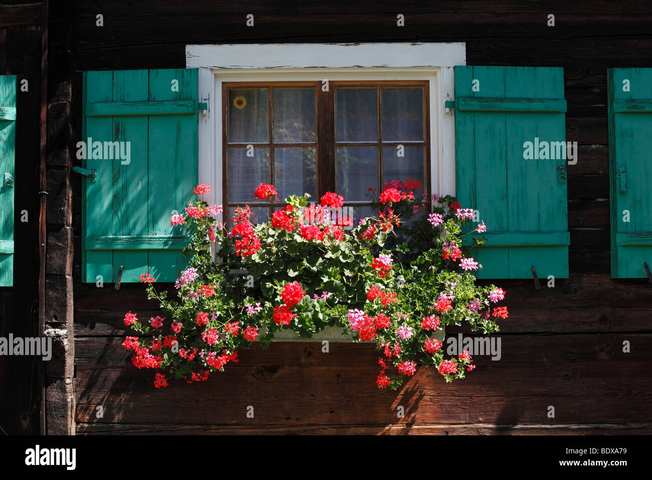 Timber cottage austria hi-res stock photography and images - Alamy