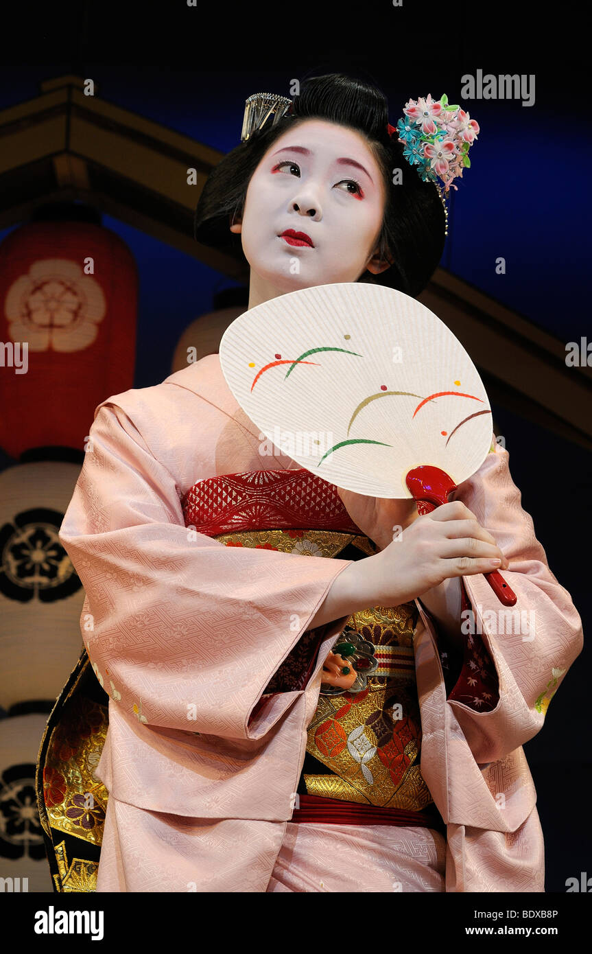 MiyakoOdori, Maiko dance by a Geisha candidate in spring, Gion