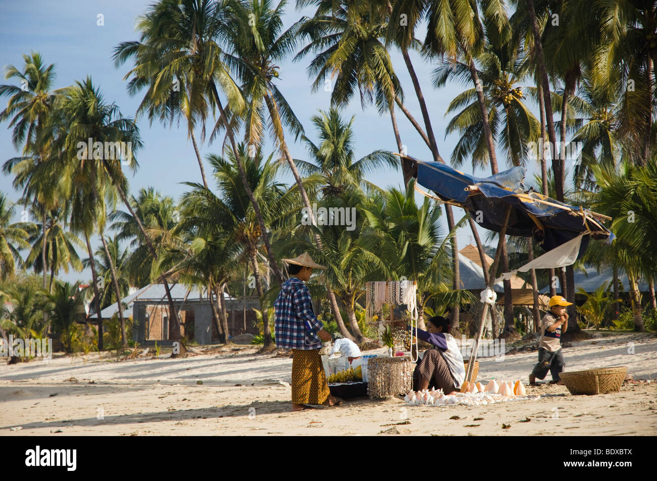 Souvenir vendor on palm beach hires stock photography and images Alamy