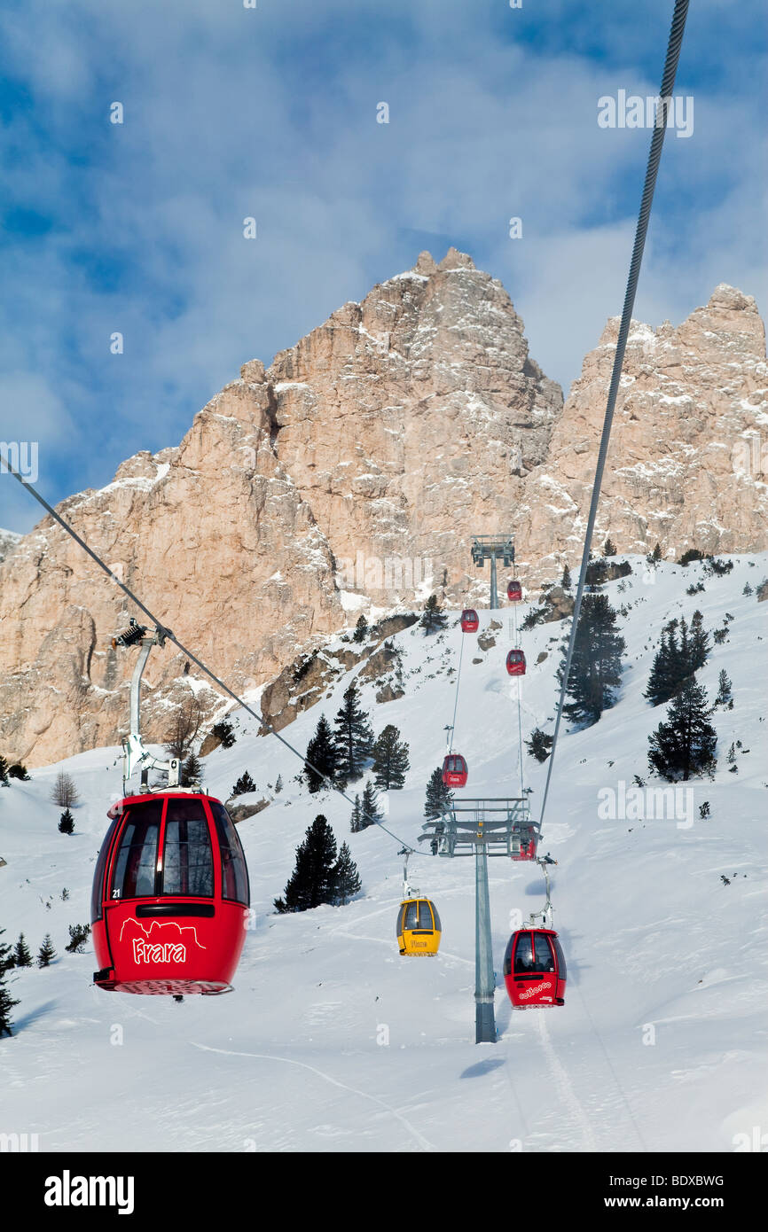 Gondola lift, Val Gardena, Sella Massif range, Dolomites, South Tirol