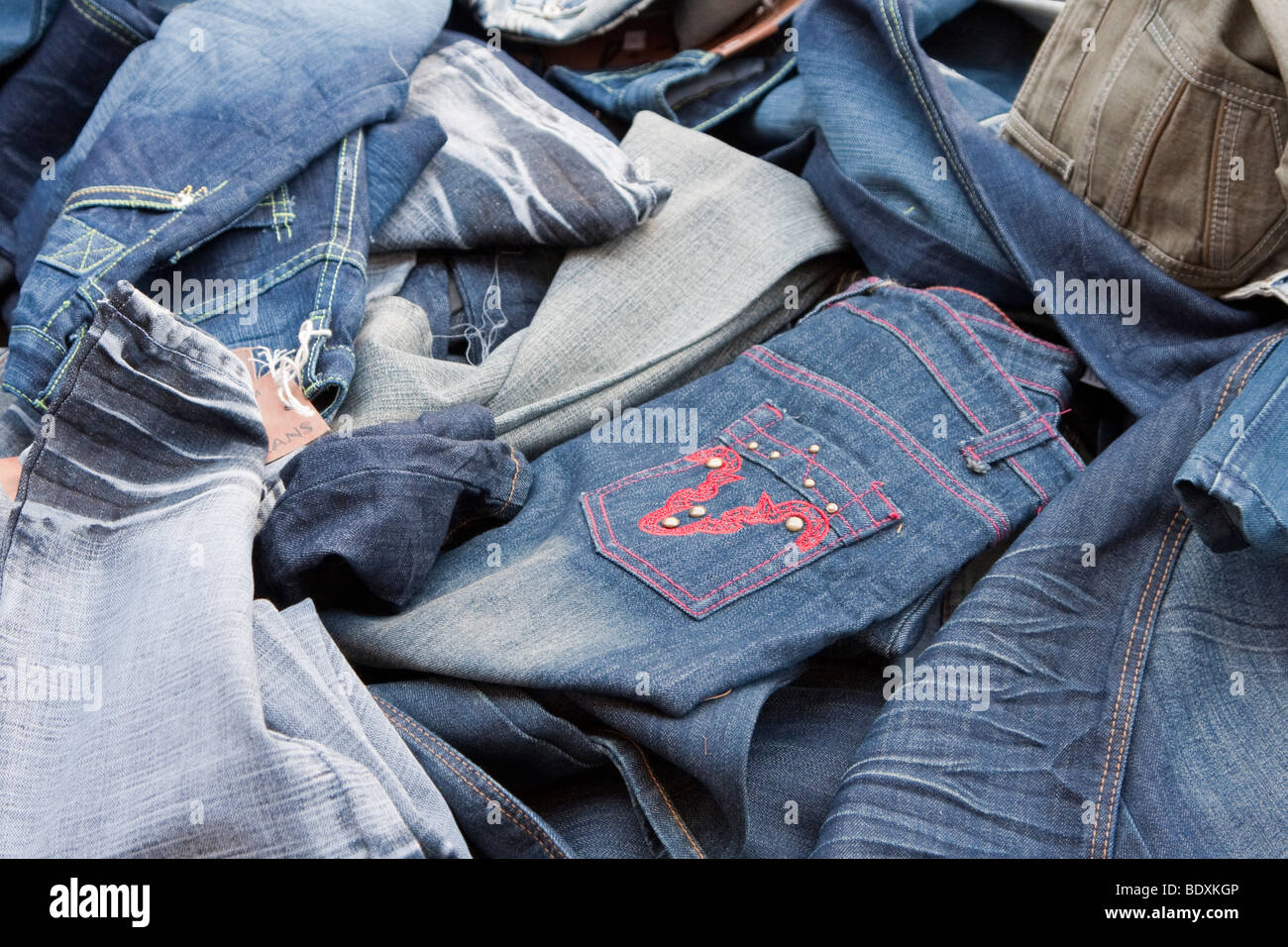 Blue jeans clothes levis hi-res stock photography and images - Alamy