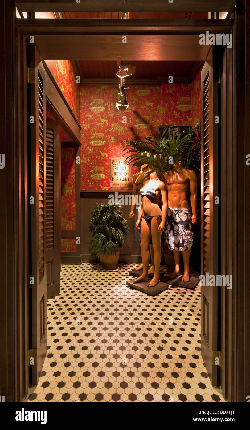 Hollister store india Dubai Outlet Mall is open 7 days a week at the following times: Saturday to Wednesday. 10 AM - 10 PM.