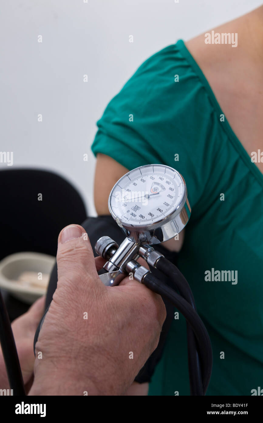 Doctor office 50 blood pressure hi-res stock photography and images - Alamy