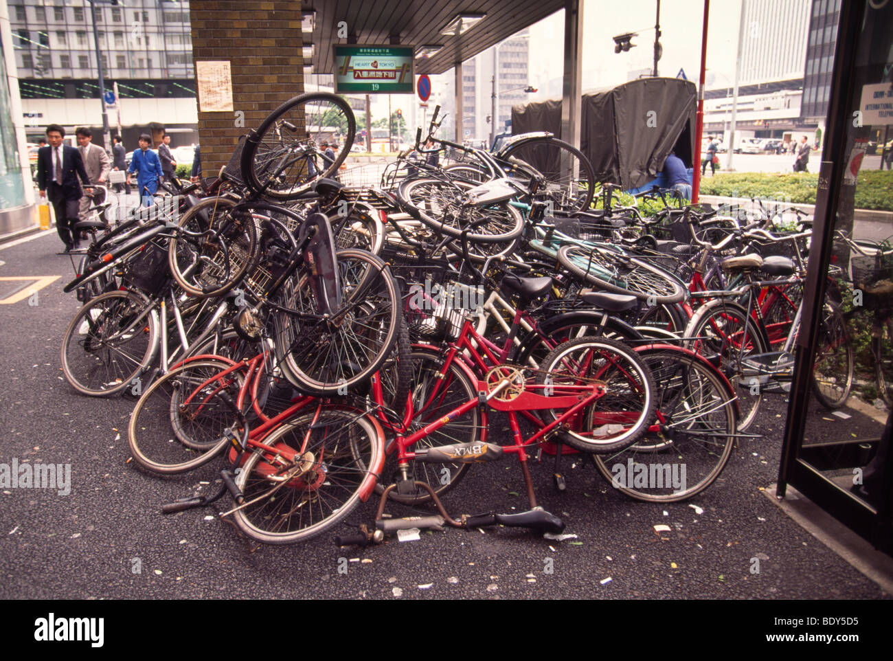 Pile Of Bicycles Near Entrance To Tokyo Station Tokyo Japan Stock Photo Alamy
