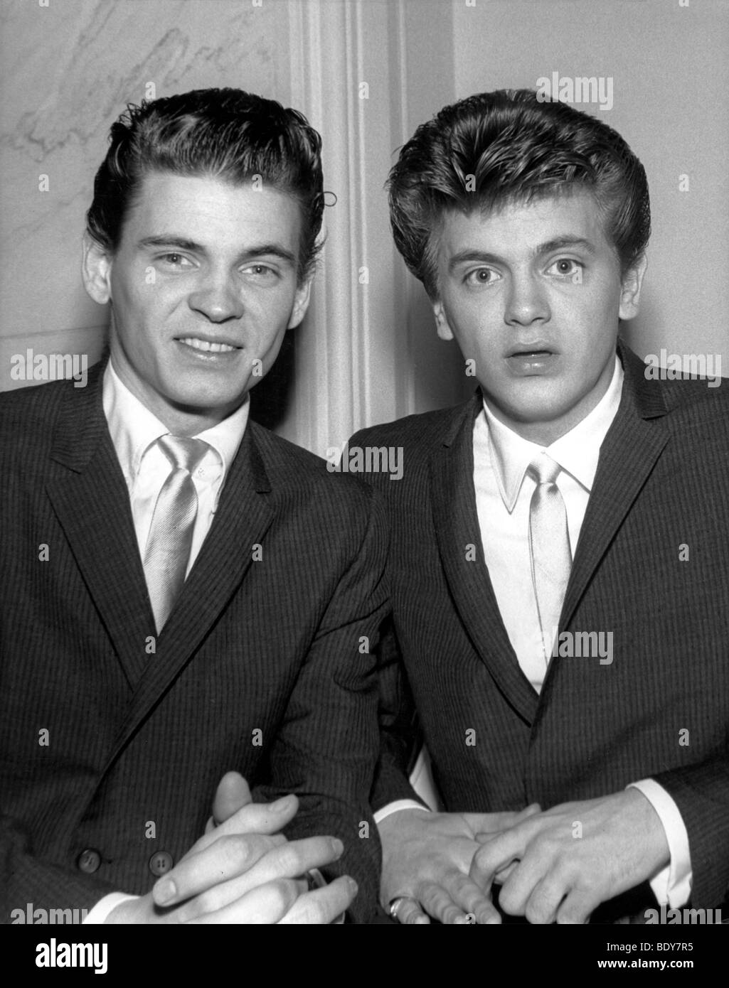 EVERLY BROTHERS  - US vocal duo with Don at left  and Phil Stock Photo