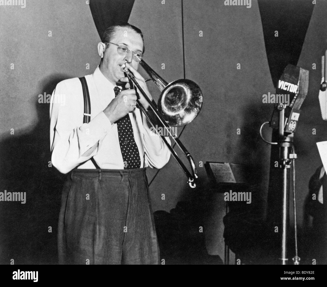 TOMMY DORSEY US big band leader in the Victor Records studio Stock