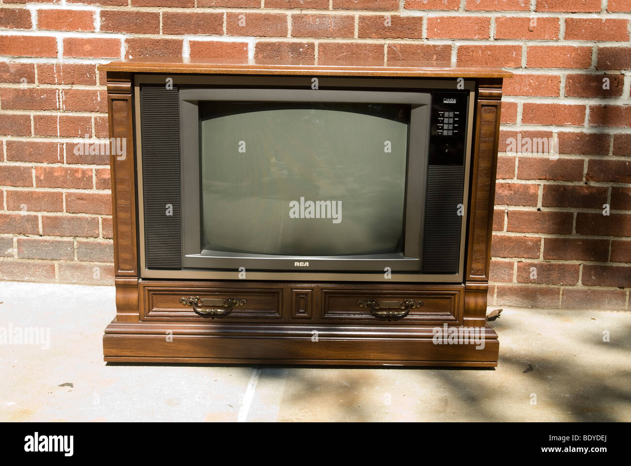 Analog tv hi-res stock photography and images - Alamy