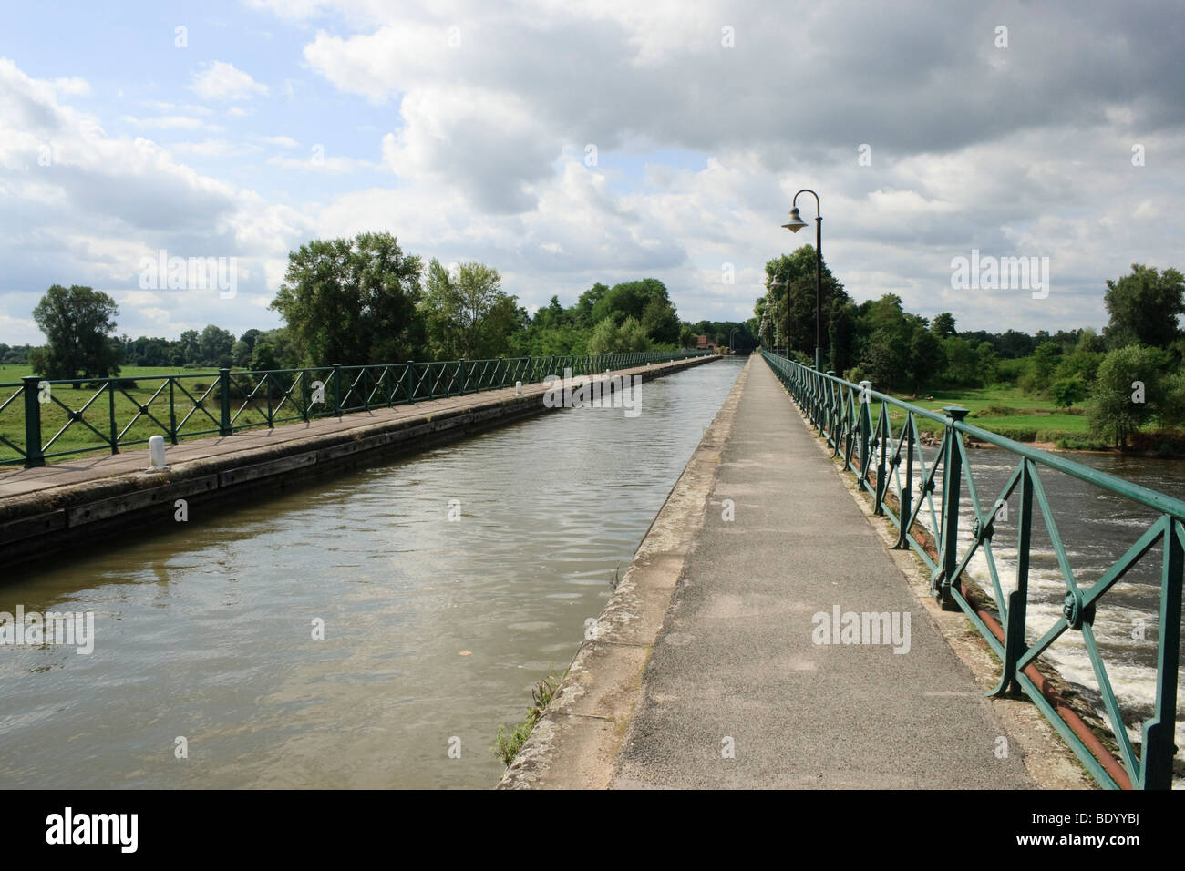 Burgundy France 2009 Canal du Centre crosses the Loire at Digoin on an aqueduct bridge Stock Photo