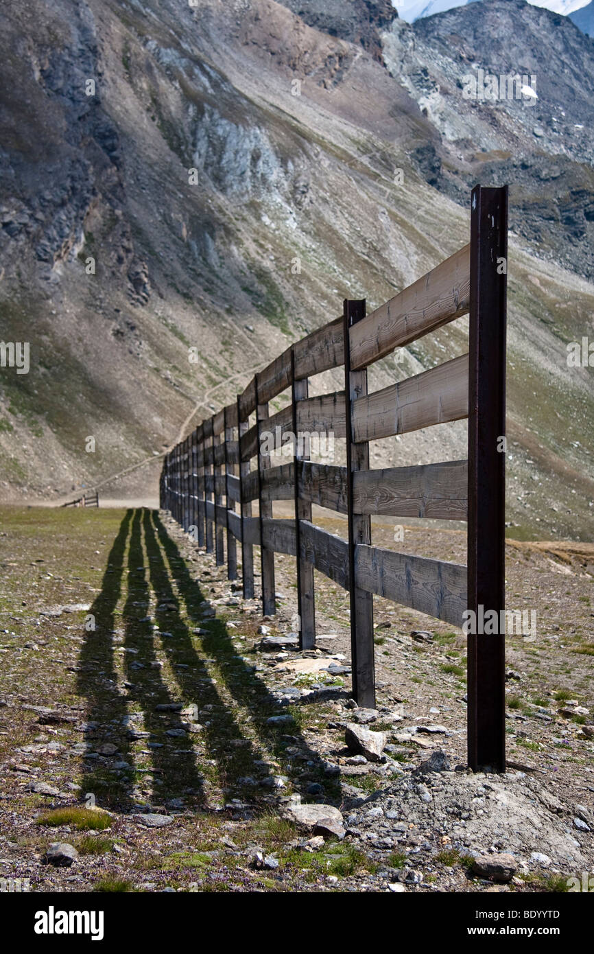 Fence marking the end of a piste on Rothorn Mountain, Zermatt, canton of Valais, Switzerland, Europe Stock Photo
