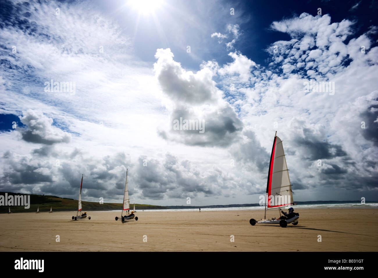 sand-yachts-land-sailing-on-the-coast-of-brittany-france-europe-stock