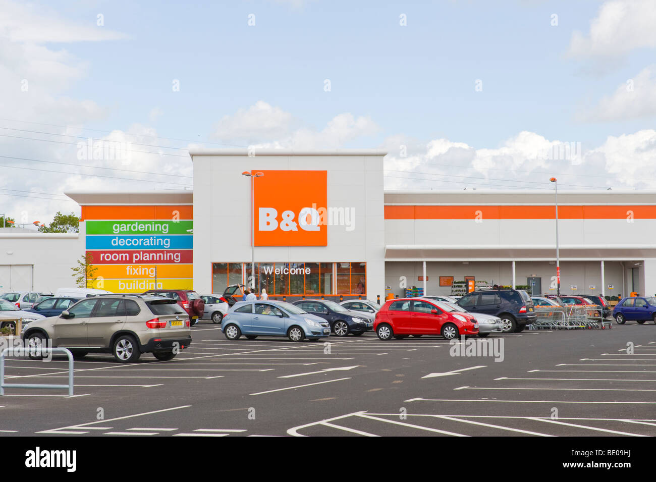 B And Q Diy Store High Resolution Stock Photography and Images Alamy