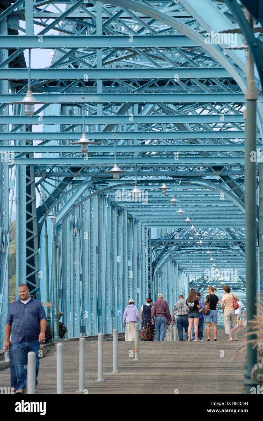 Steel riveted truss bridge hi-res stock photography and images - Alamy
