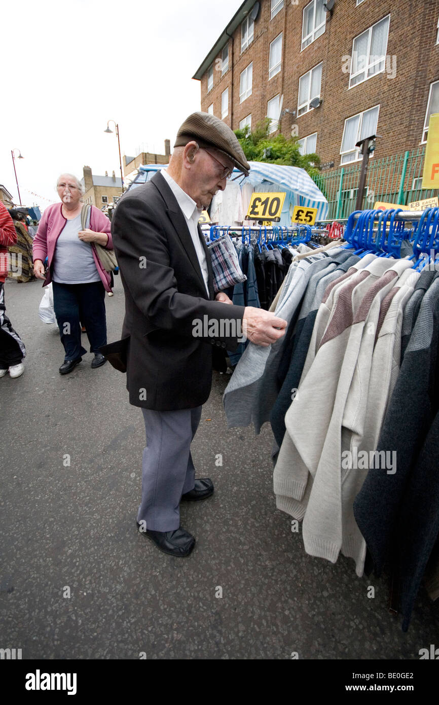Shoppers at East St market, in Walworth, London SE1 Stock Photo