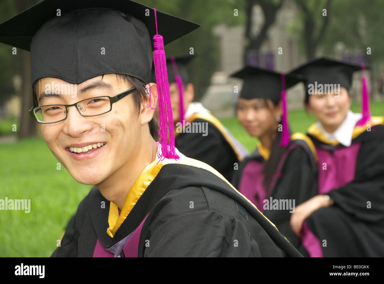 Graduation uniform hires stock photography and images Alamy