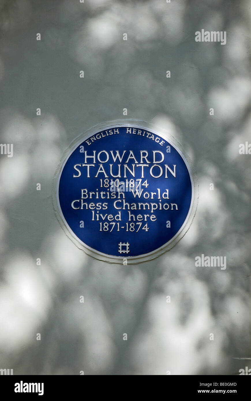 english heritage blue plaque marking a former home of british chess champion howard staunton, in notting hill, london, england Stock Photo
