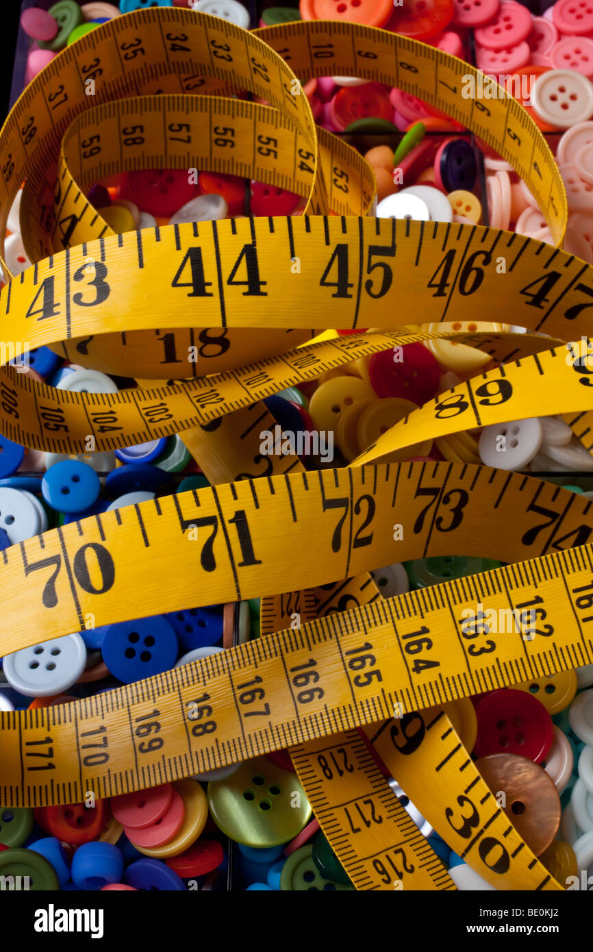 Fabric measuring tape hi-res stock photography and images - Page