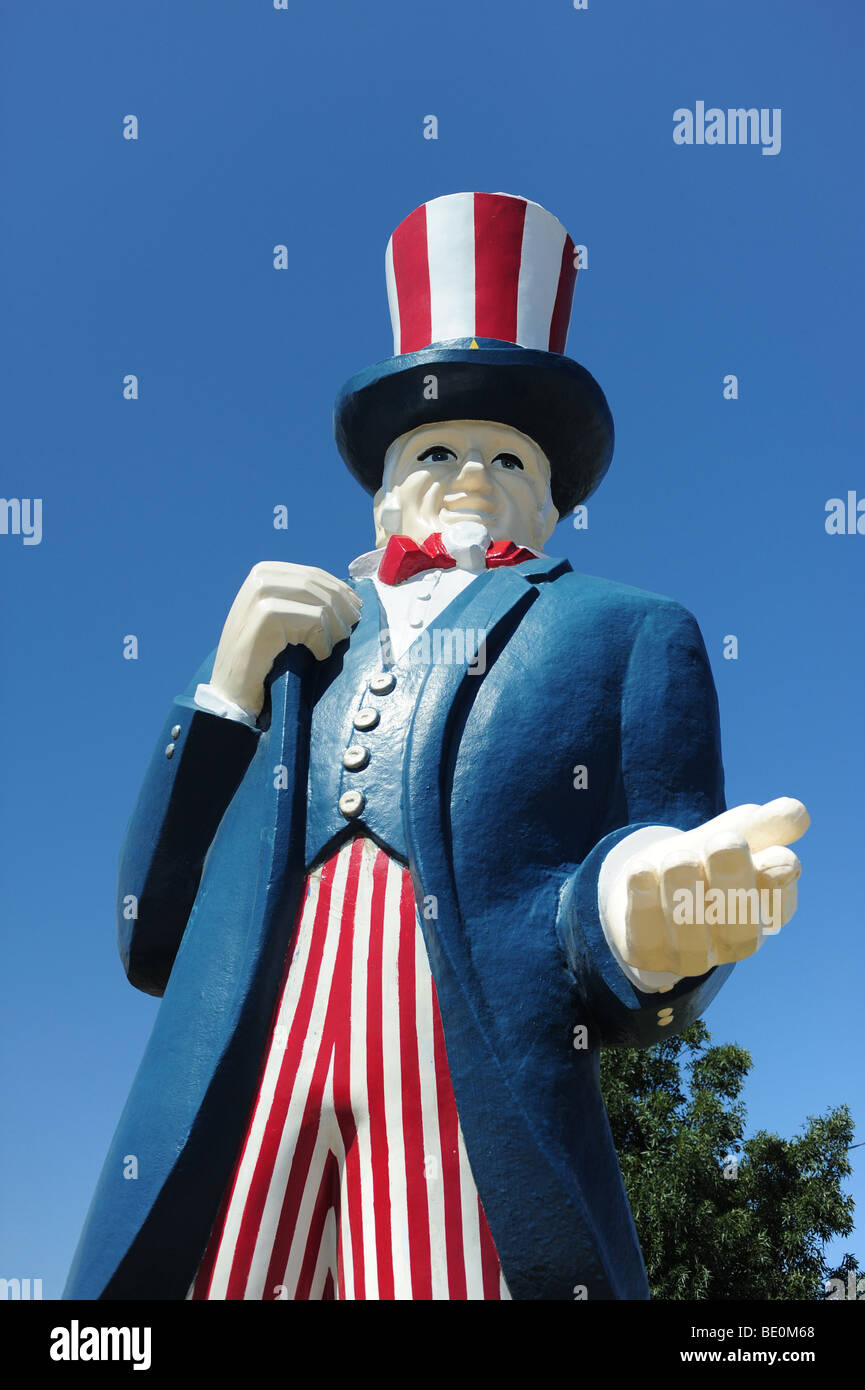 Large statue of Uncle Sam with his hand out-Hatch New Mexico USA Stock Photo