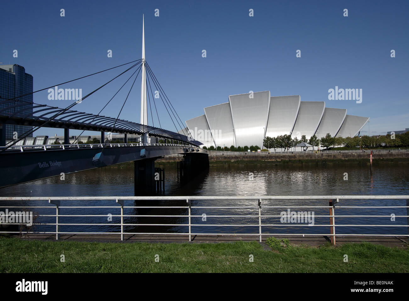 SEC Armadillo / Clyde Auditorium and Bells Bridge over the River Clyde ...