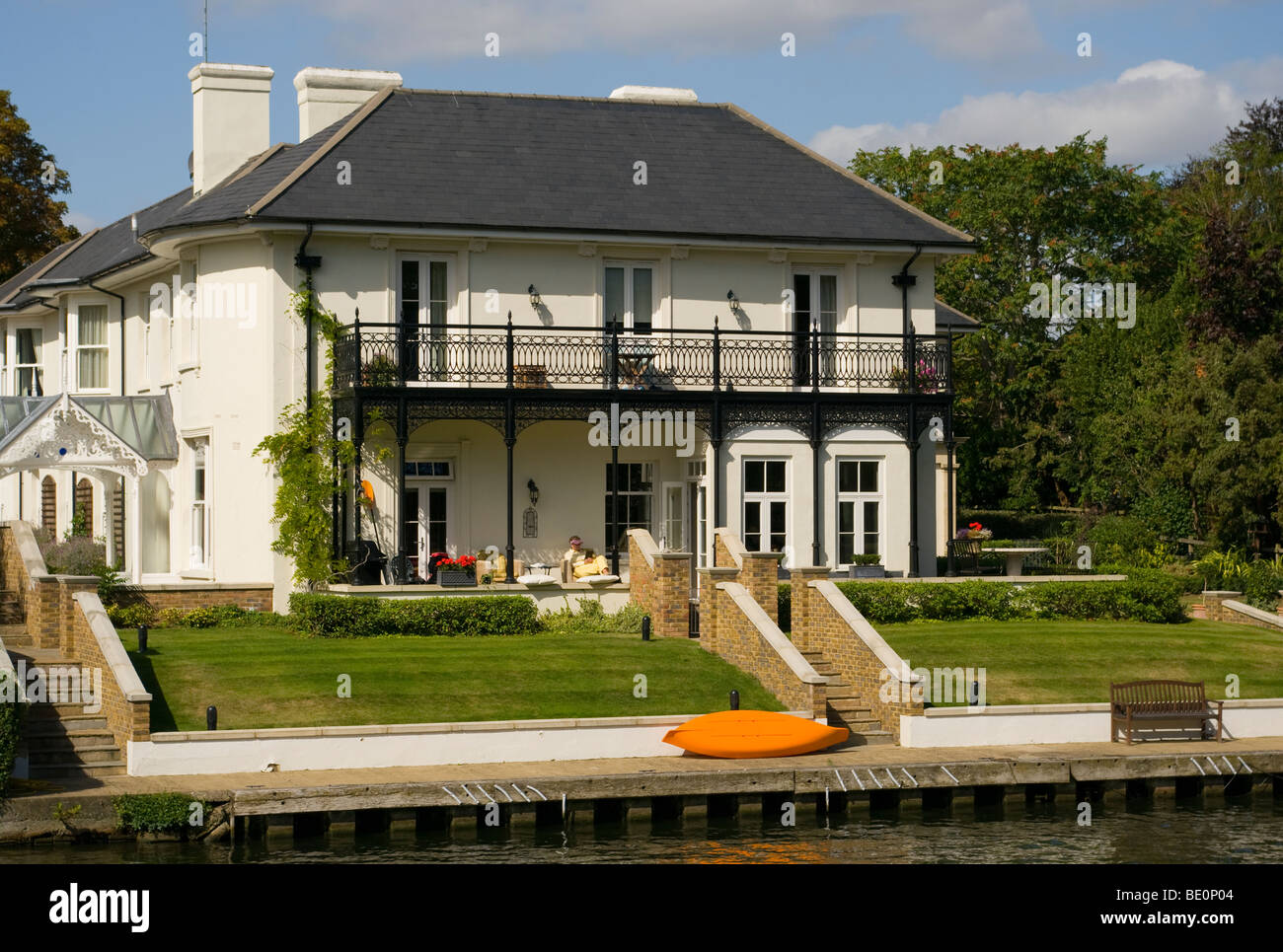 Large Riverside House On The River Thames Teddington Middlesex England