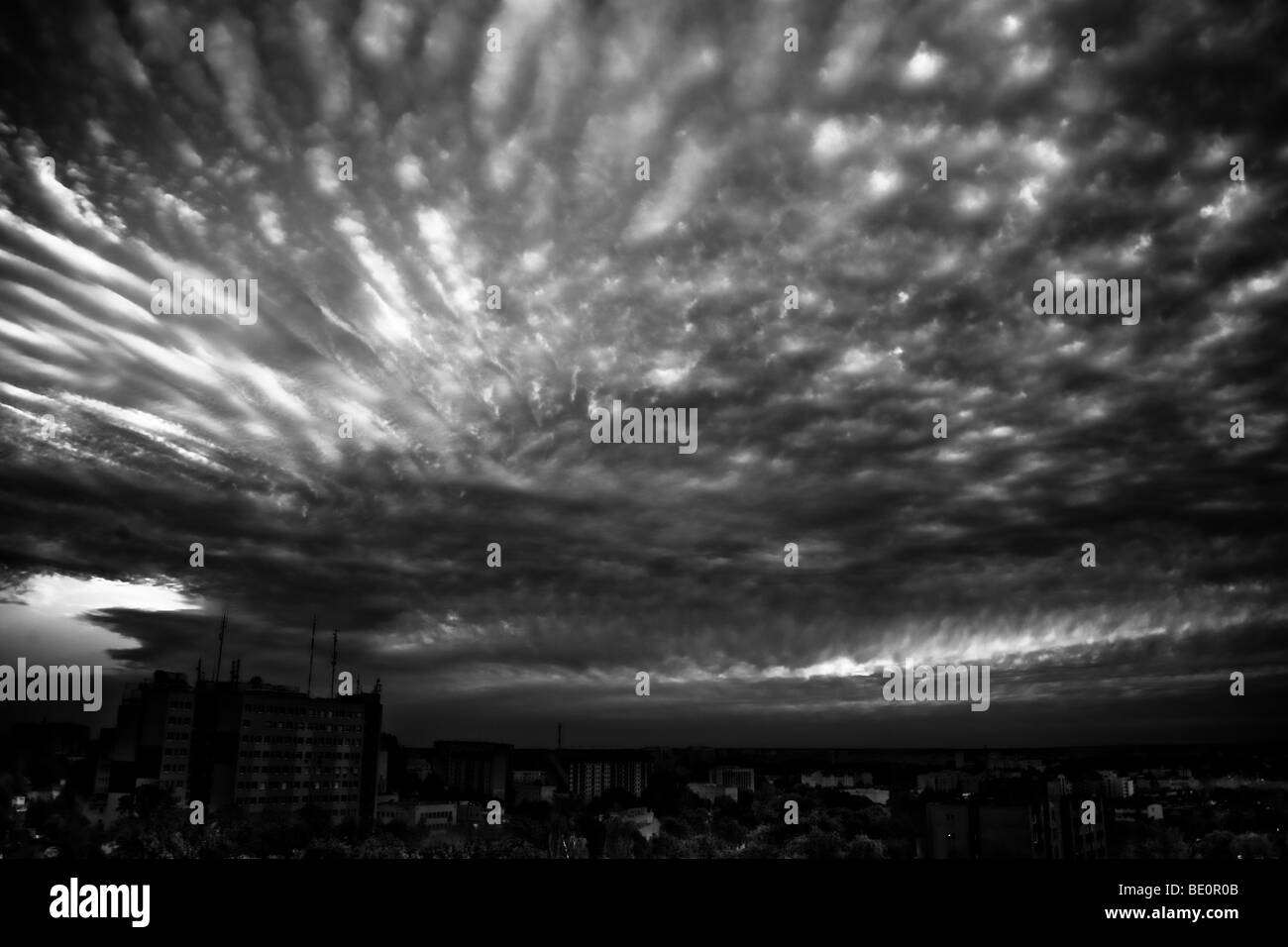 Wind city dark clouds Black and White Stock Photos & Images - Alamy